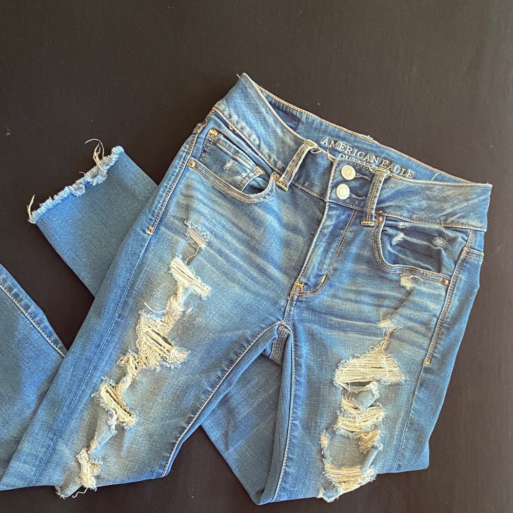 American Eagle Outfitters Women's Ripped Blue Artist Crop Jeans Size 2